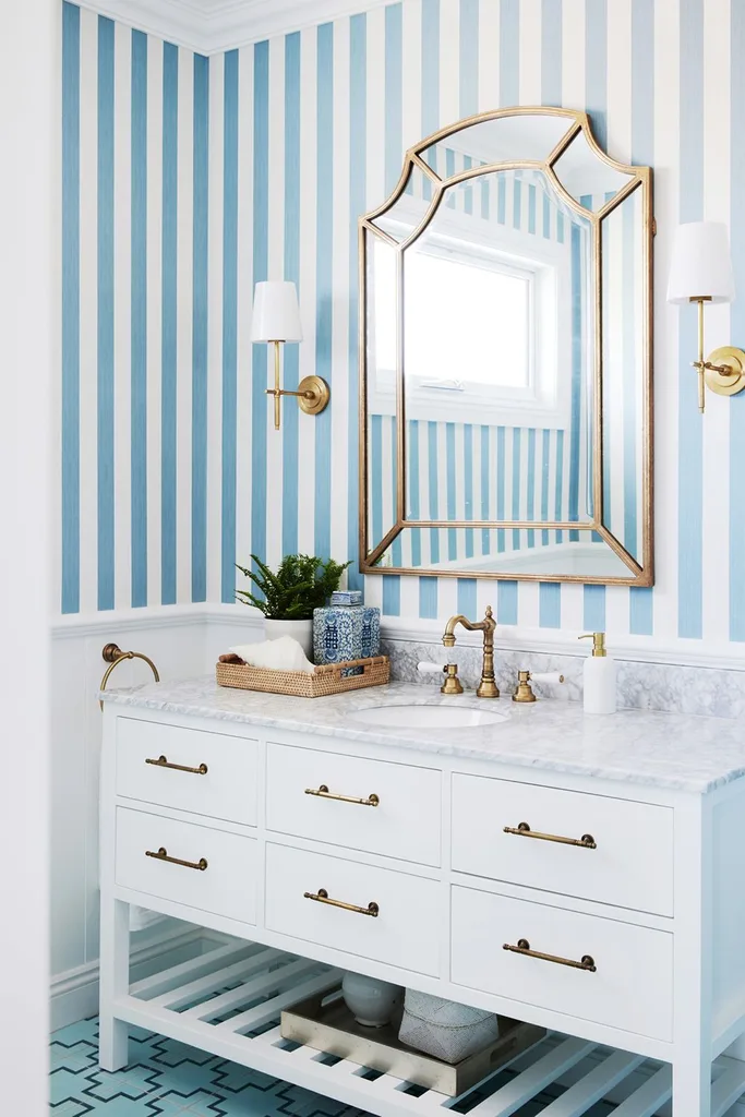 Hamptons style ensuite bathroom with blue striped wallpaper