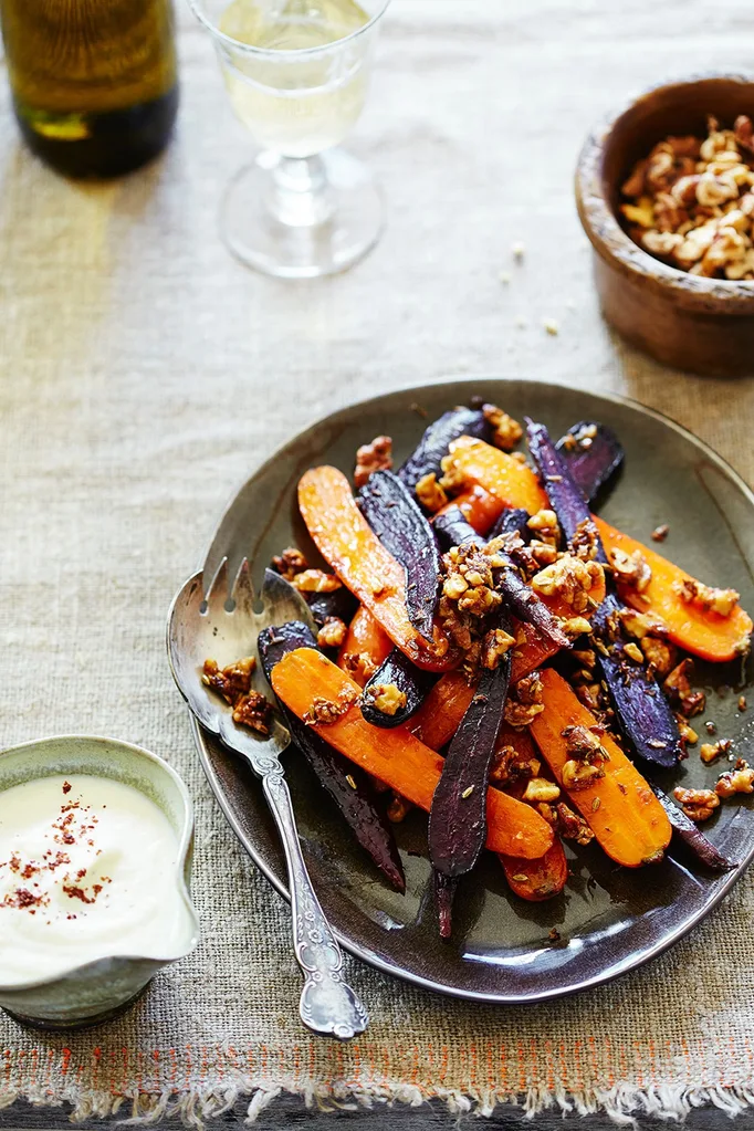 Roasted carrots with walnuts and cauliflower sauce