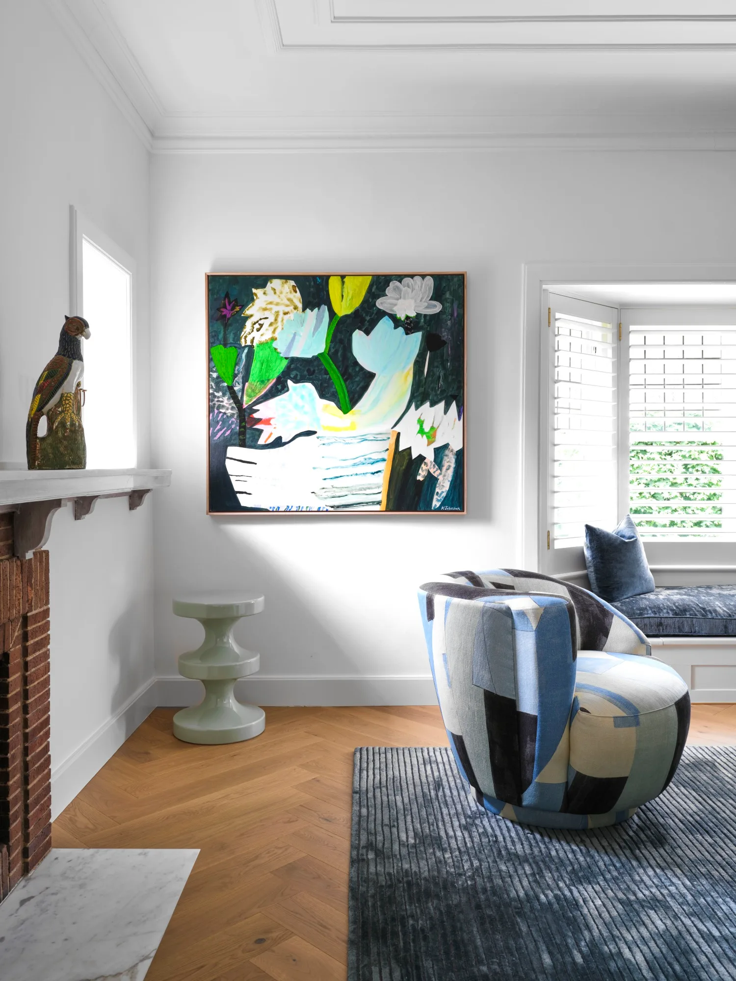 art deco living room with abstract artwork