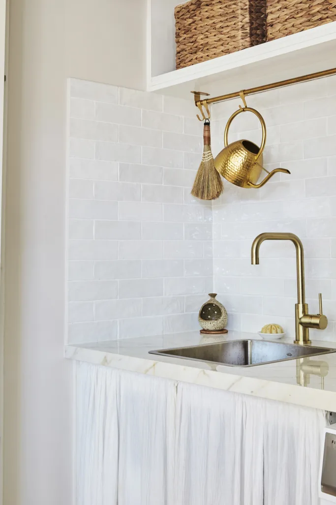 small laundry layout hanging rail