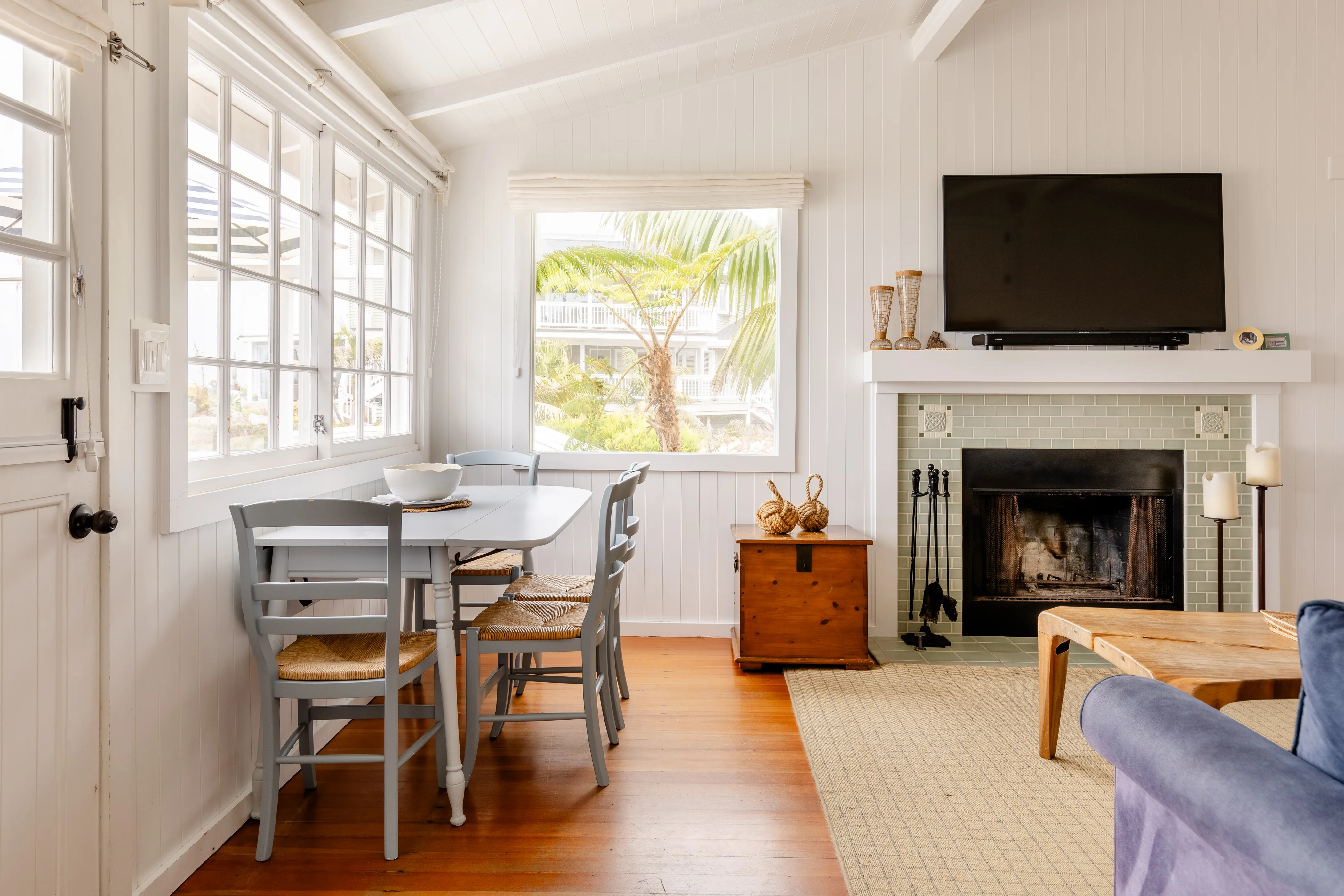 Ashton Kutcha Mila Kunis Beachhouse living dining room