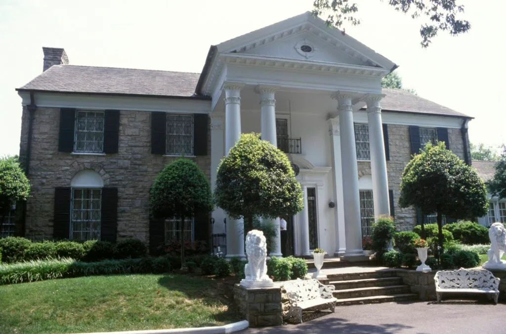 Graceland entrance circa 1970