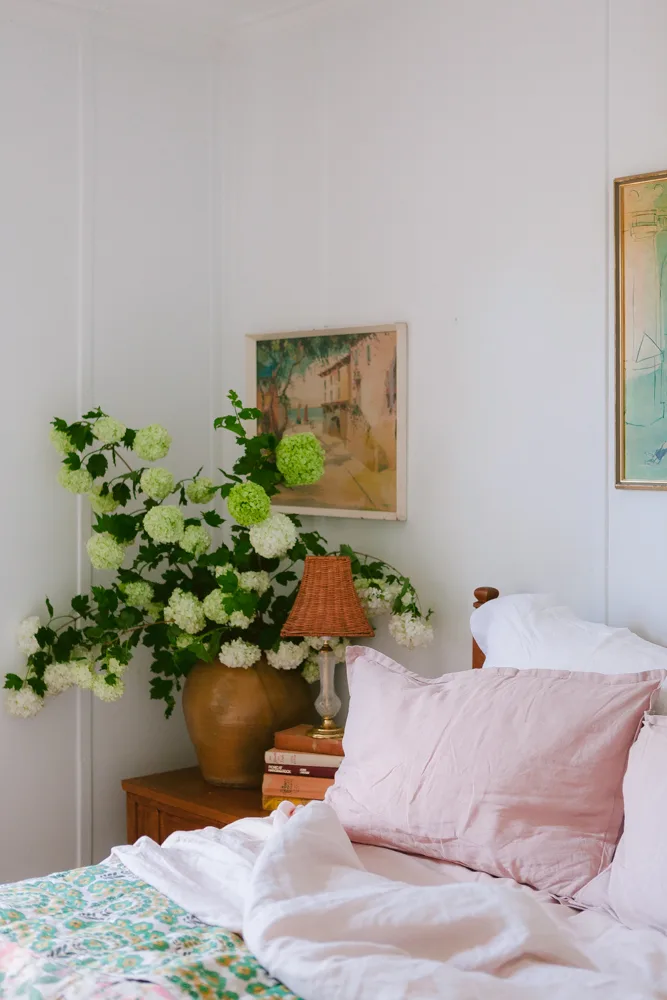 Lottes Hjem historic cottage bedroom