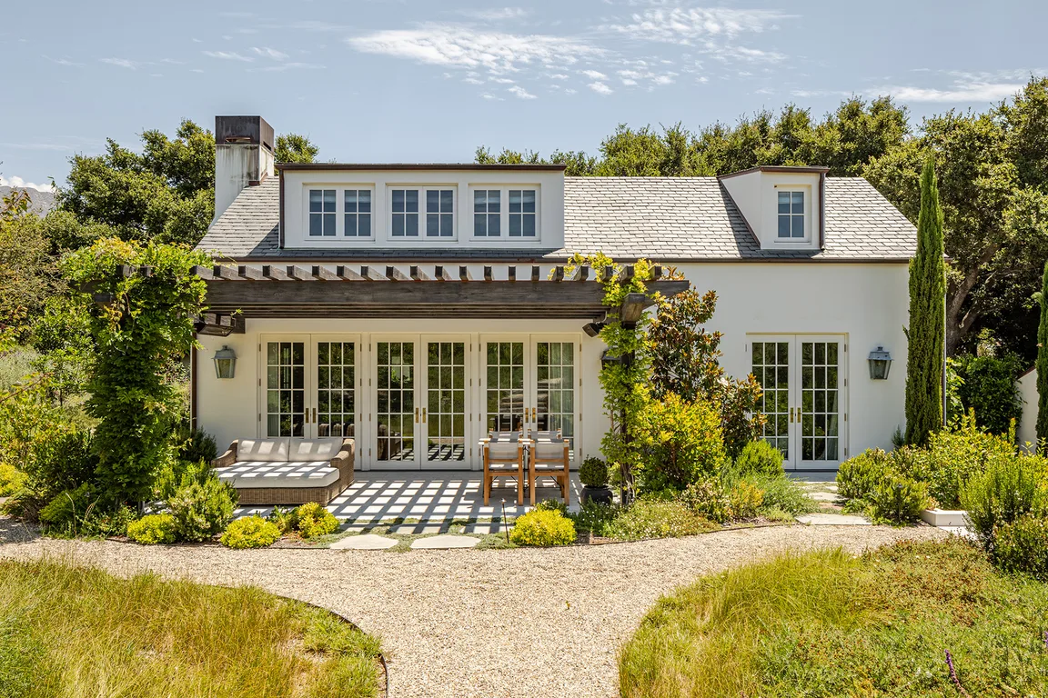 Shop The Look Gwyneth Paltrow s Beautiful Guesthouse shop-the-look-gwyneth-paltrow-s-beautiful-guesthouse