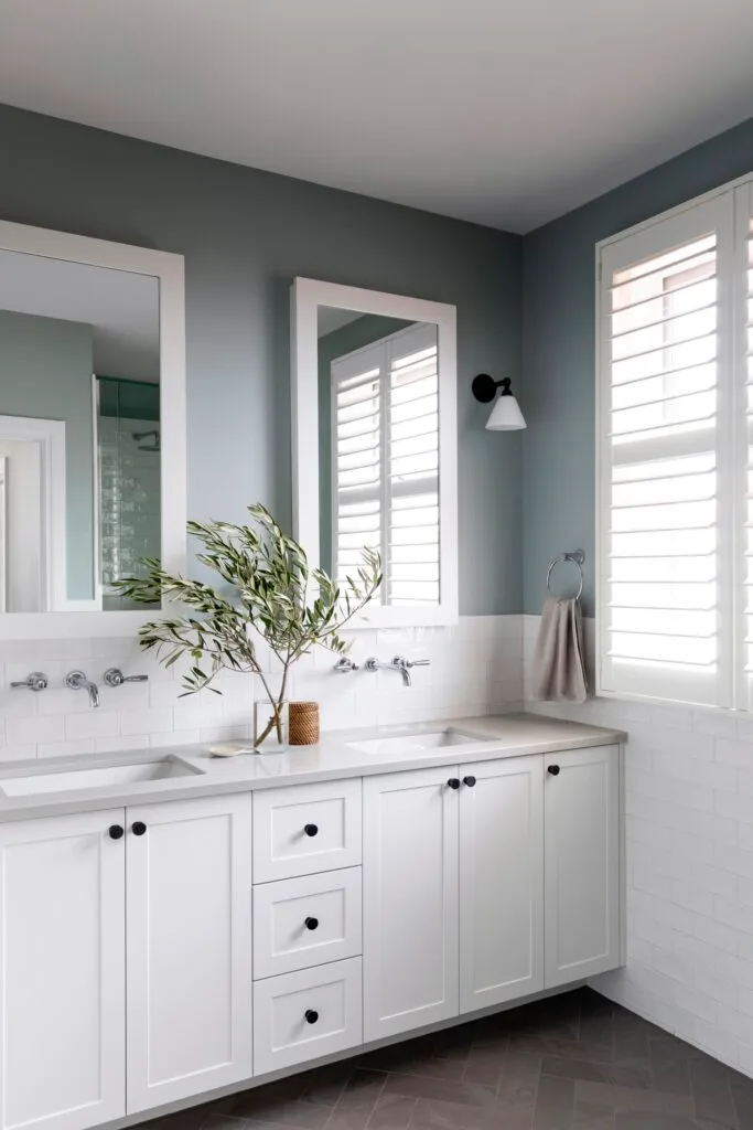 melbourne 1920s bungalow white bathroom