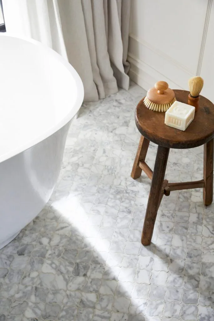 stone homestead central victoria ensuite wooden stool