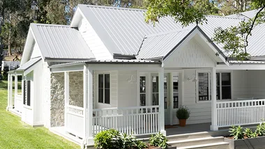 These 11 homes confirm that white exteriors are superior