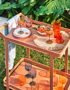 outdoor entertainment area ideas bar cart