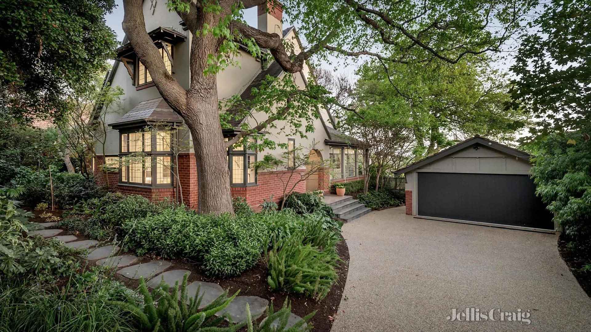 Exterior and driveway of former AFL captain Jonathan Brown's Melbourne home