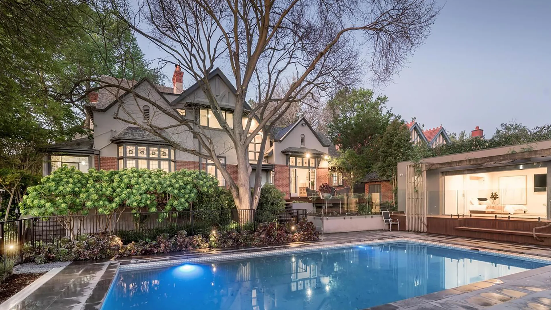 Exterior of AFL Legend Jonathan Brown's Melbourne home