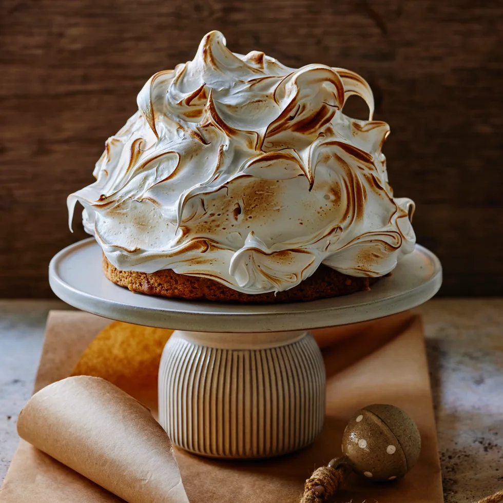 Gingerbread and whisky bomb alaska
