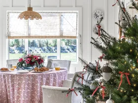 Lakeside New Zealand Home Dining Nook