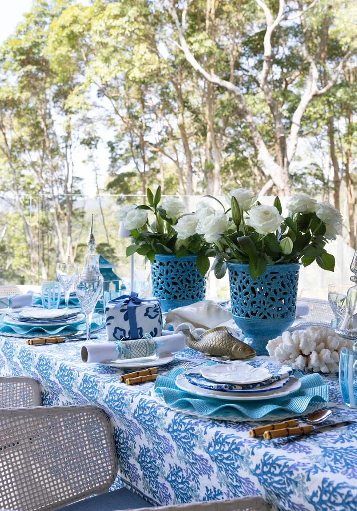 Melinda Hartwright Christmas Table Decorating