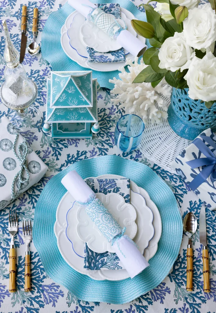 Melinda Hartwright Christmas Table Decorating