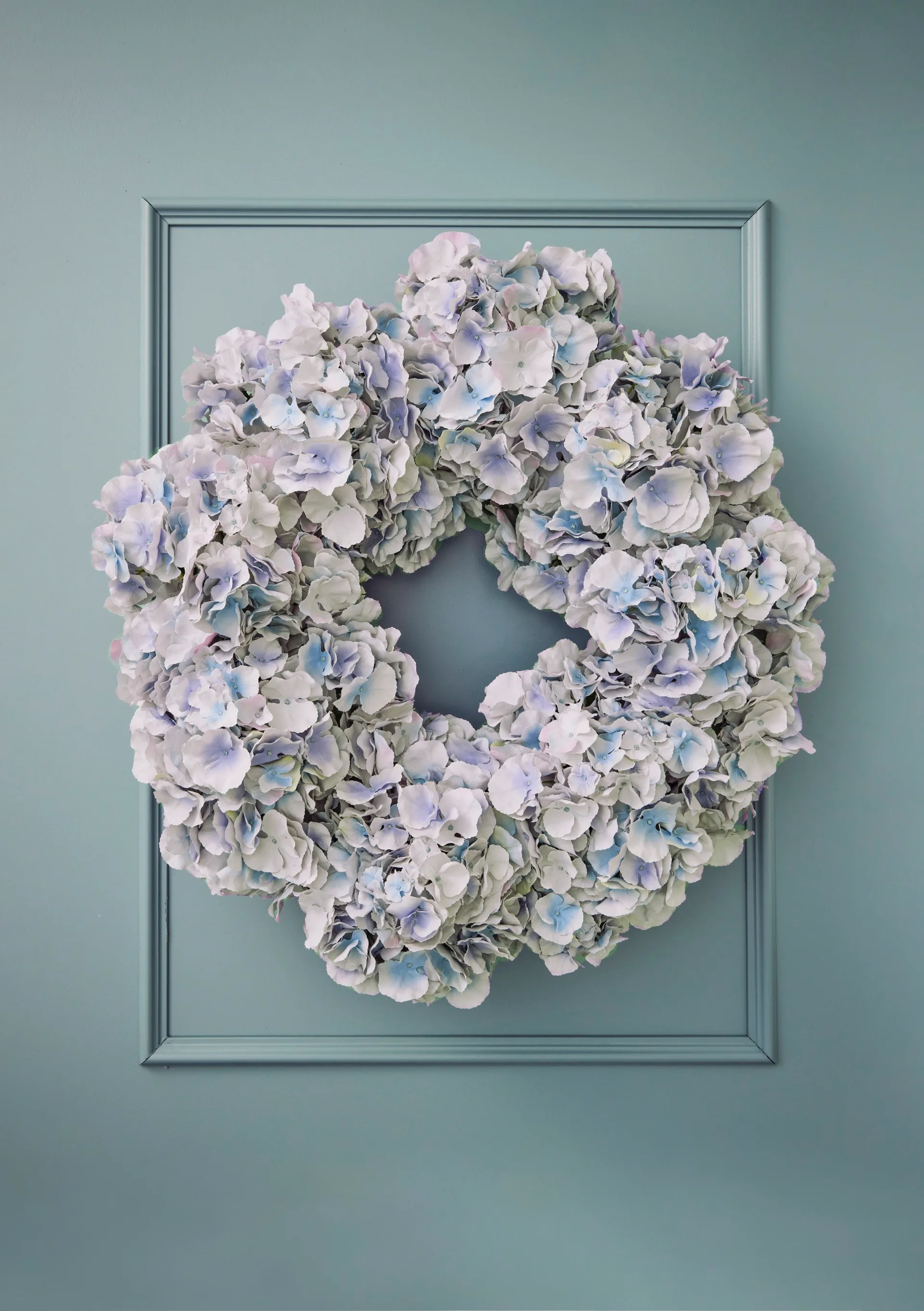 A classic hamptons style Christmas wreath with hydrangea.