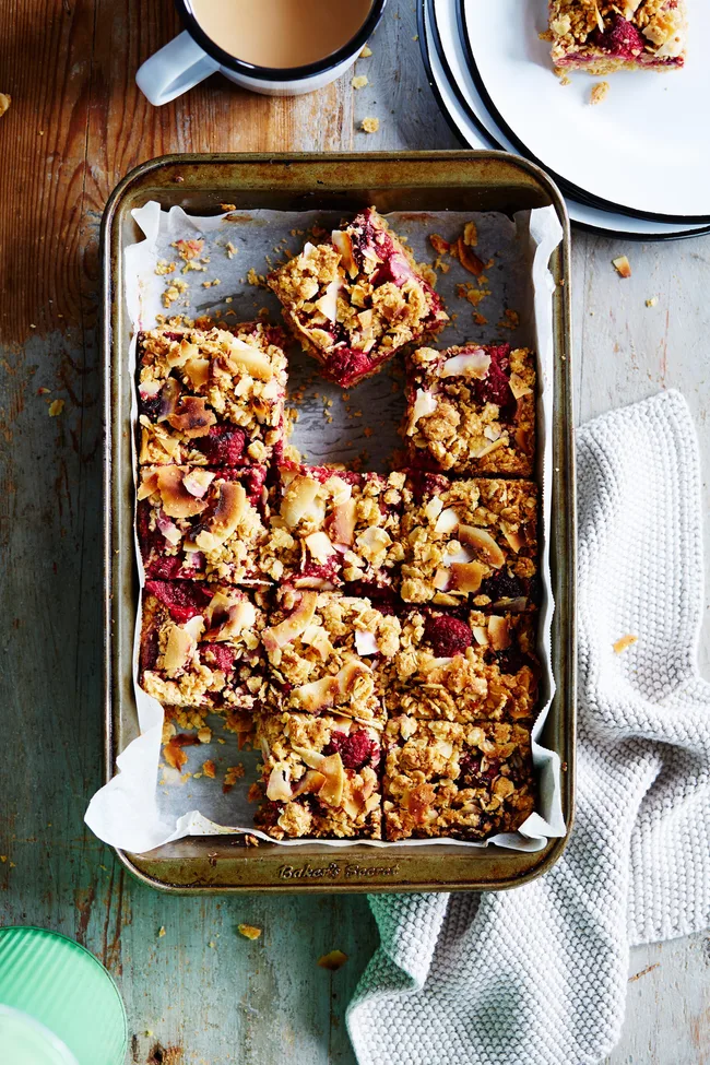 Oat slice recipe with raspberries and coconut