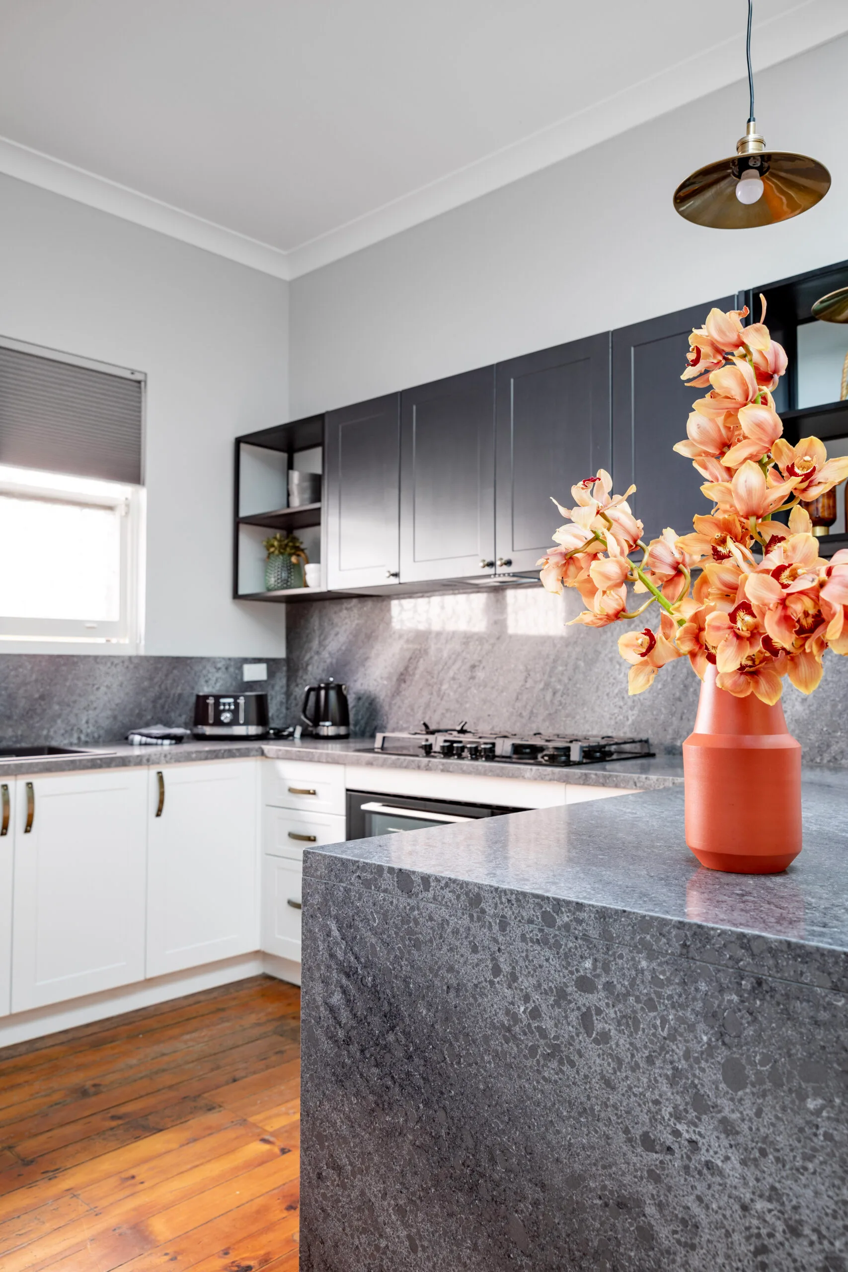 Selling Houses Australia Season15 MAROUBRA kitchen