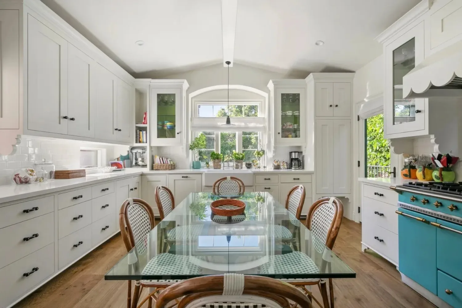 Emma Stone LA home kitchen