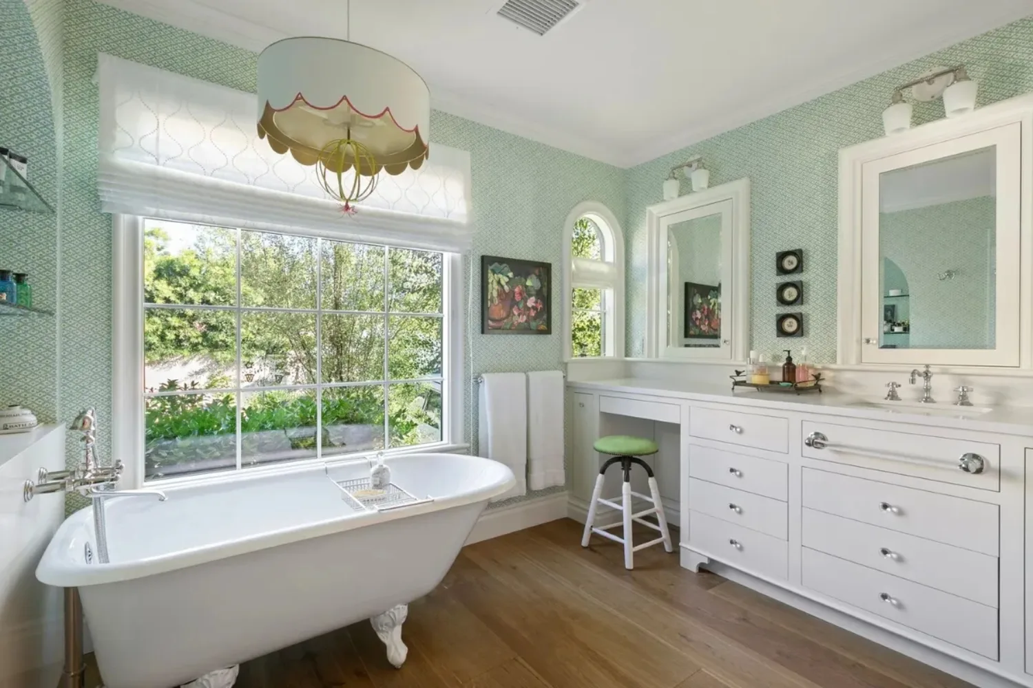 Emma Stone LA home freestanding bath