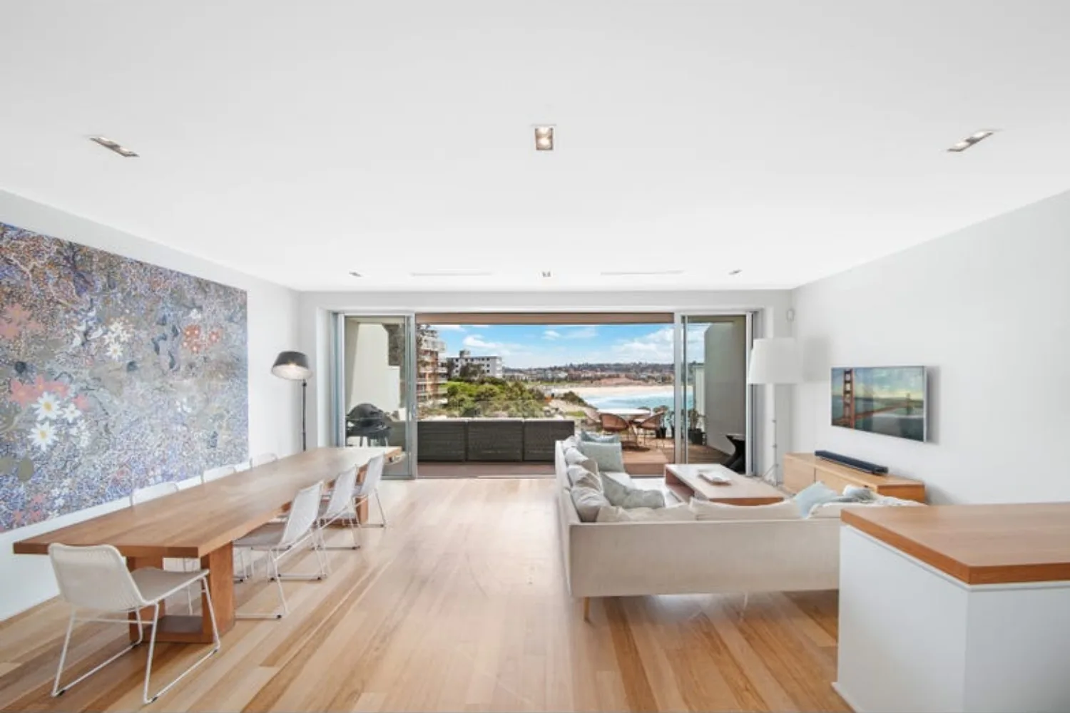 Simone Zimmermann $30m Bondi home living area (1)