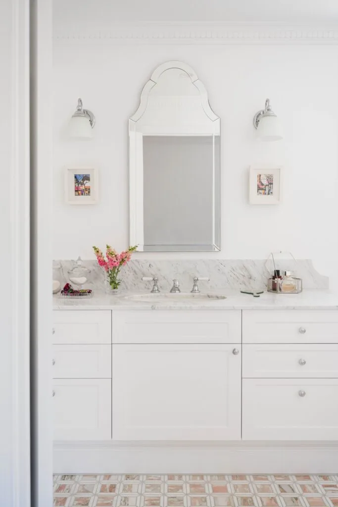 colourful-dream-home-brisbane-bathroom-vanity-wall-sconce-arched-mirror