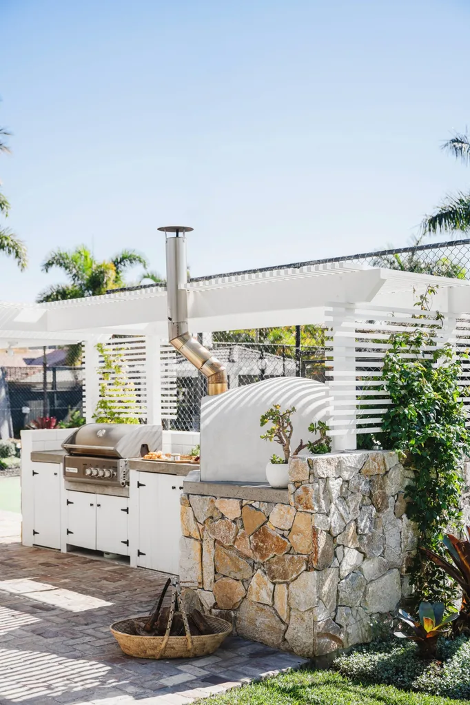 colourful-dream-home-brisbane-bbq-outdoor-