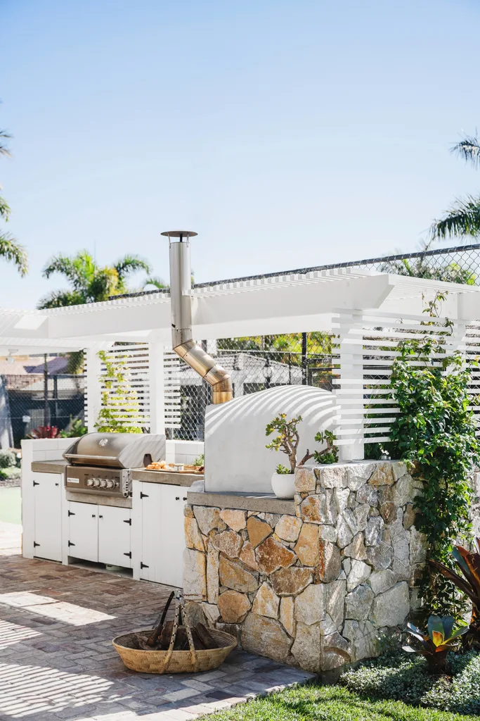 colourful-dream-home-brisbane-bbq-outdoor-pizza-oven