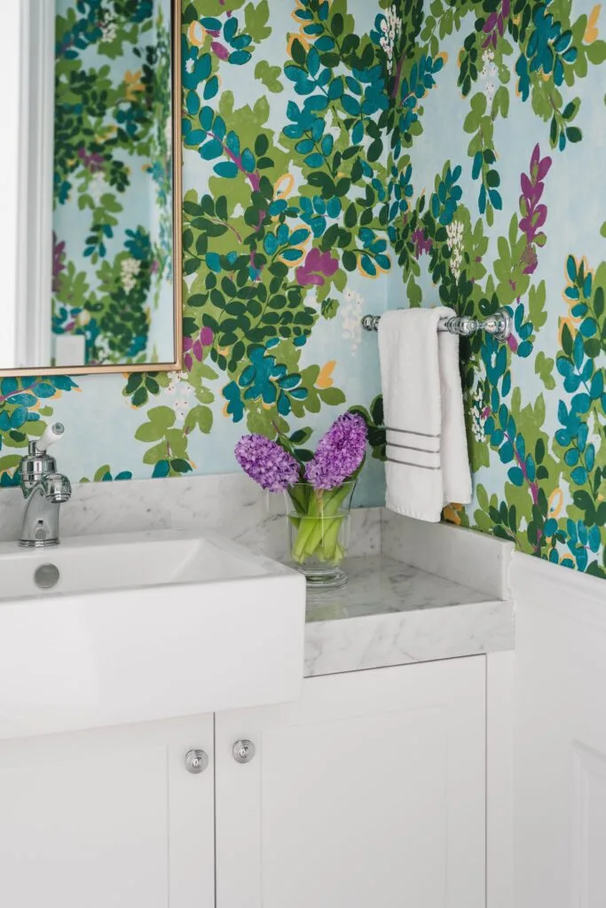 colourful-dream-home-brisbane-powder-room-wallpaper-marble-vanity