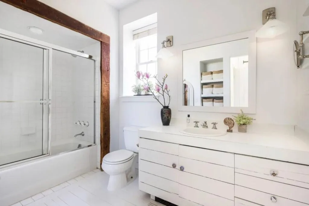 Drew Barrymore Hamptons home for sale bathroom