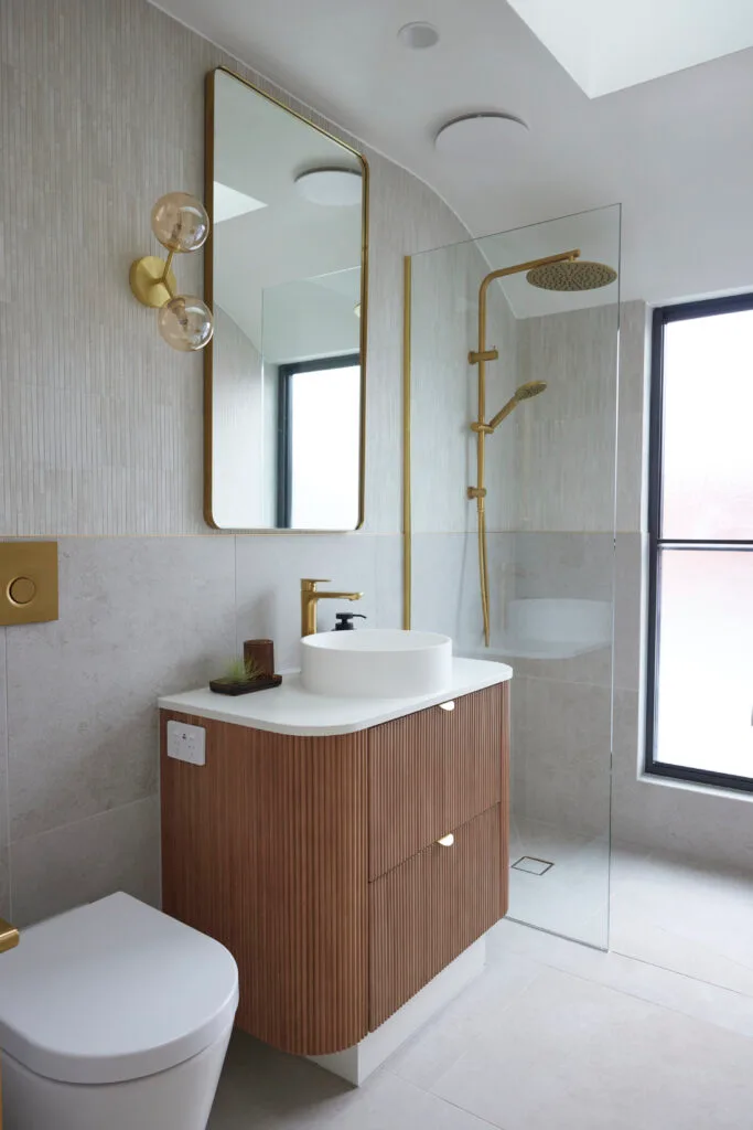 Brad and Mel from Dream Home's ensuite is neutral and calm