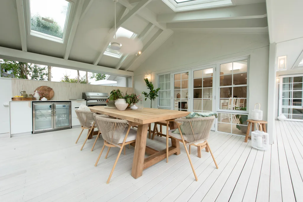 Dream Home Lara and Peter's Landscaping dining area