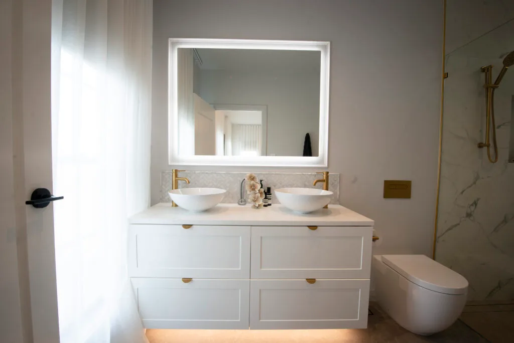 Dream Home's Jacinta and Jordan's Punchbowl home upstairs bathroom