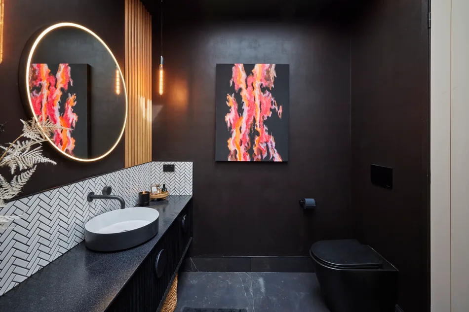 3 Reasons Why This Black Bathroom On The Block Didn't Work | Home Beautiful