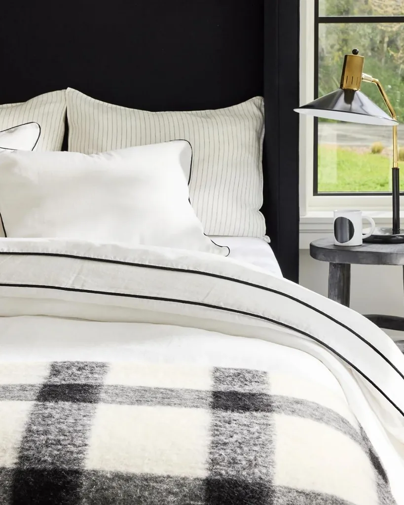 Diane Keaton bedding