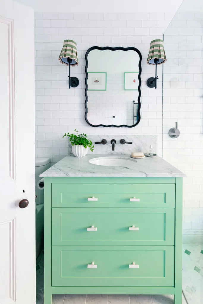 Sheila Smith's green bathroom.