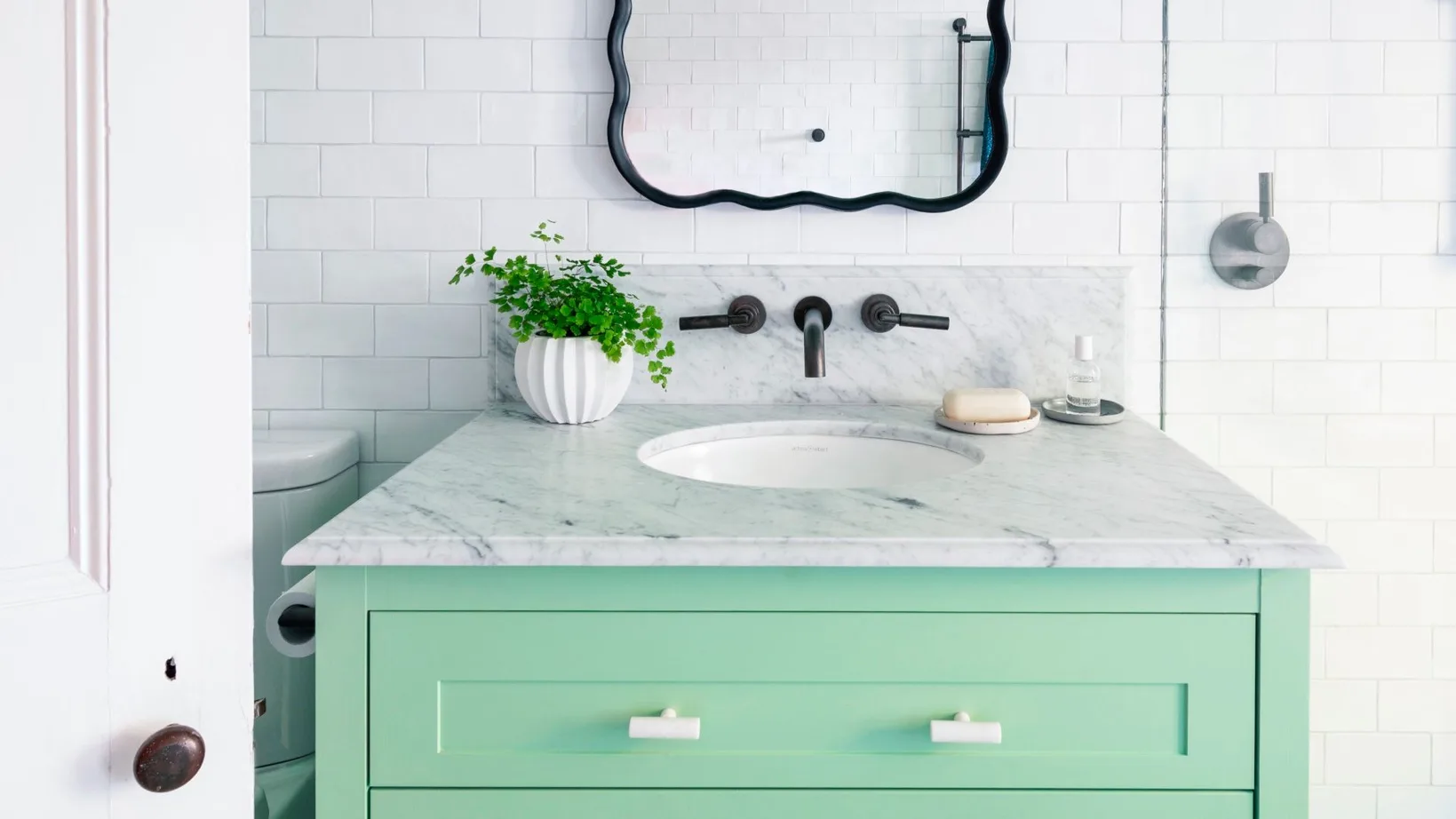 How to use green in your bathroom, according to an interior designer ...