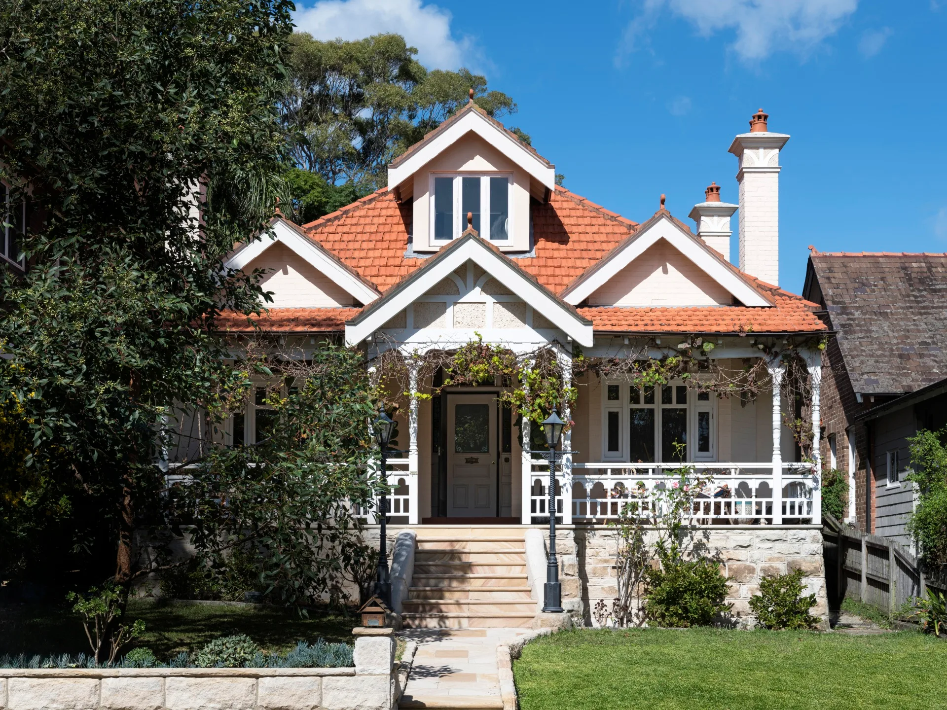 Queen Anne exterior of a home in Sydney.