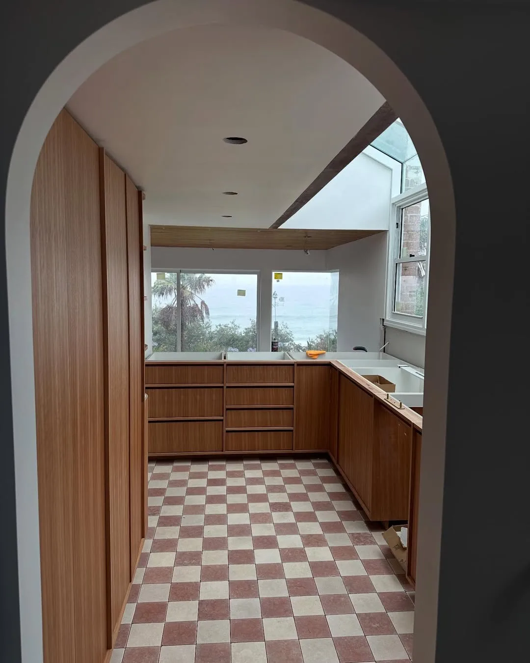 Tiled retro kitchen. 