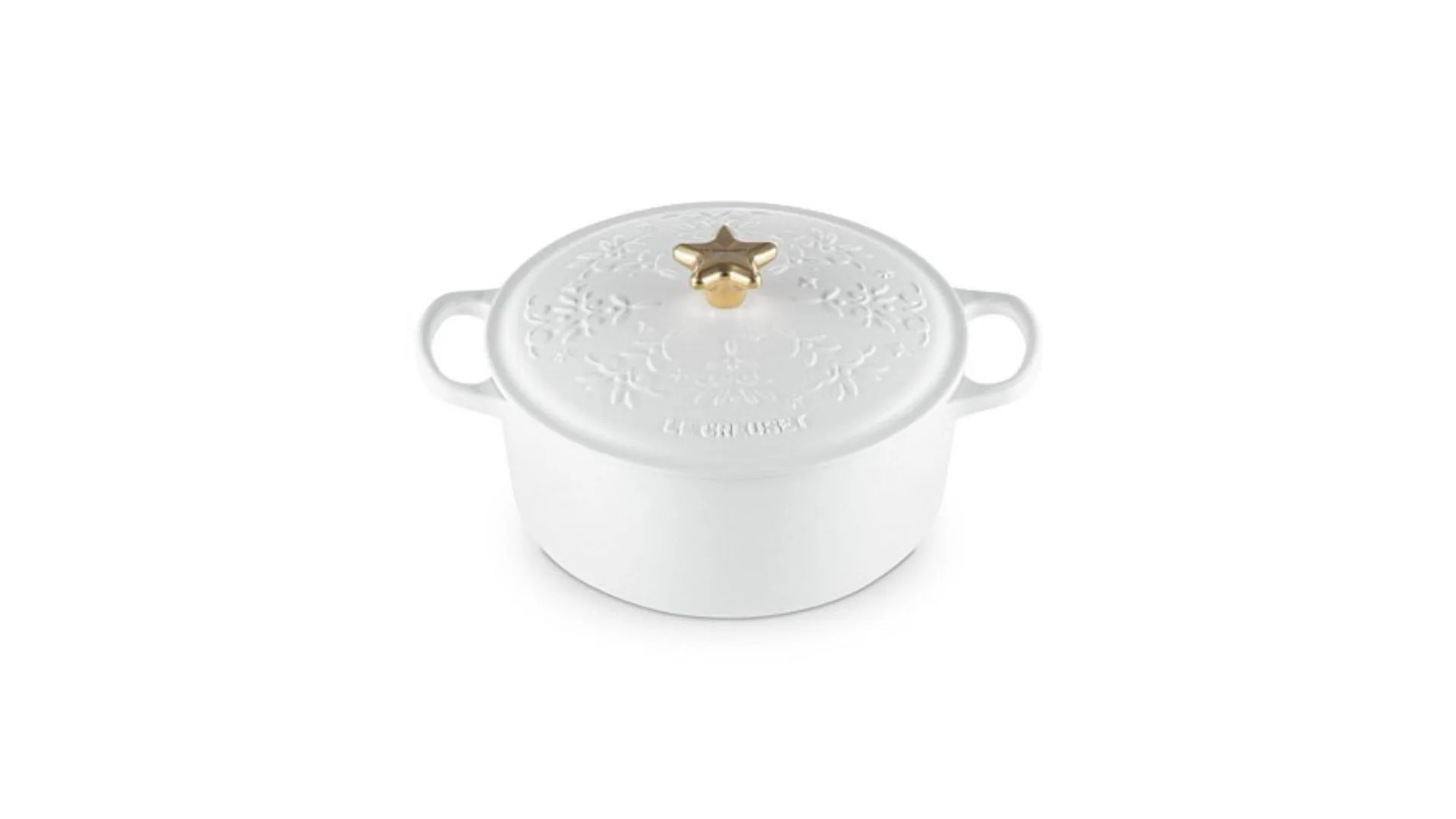 White casserole dishes are good Christmas gift ideas