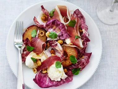 Salad with proscuitto, mozarella and peaches