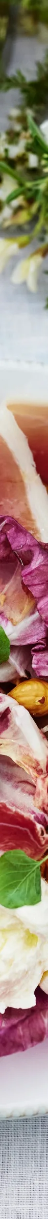 Salad with proscuitto, mozarella and peaches
