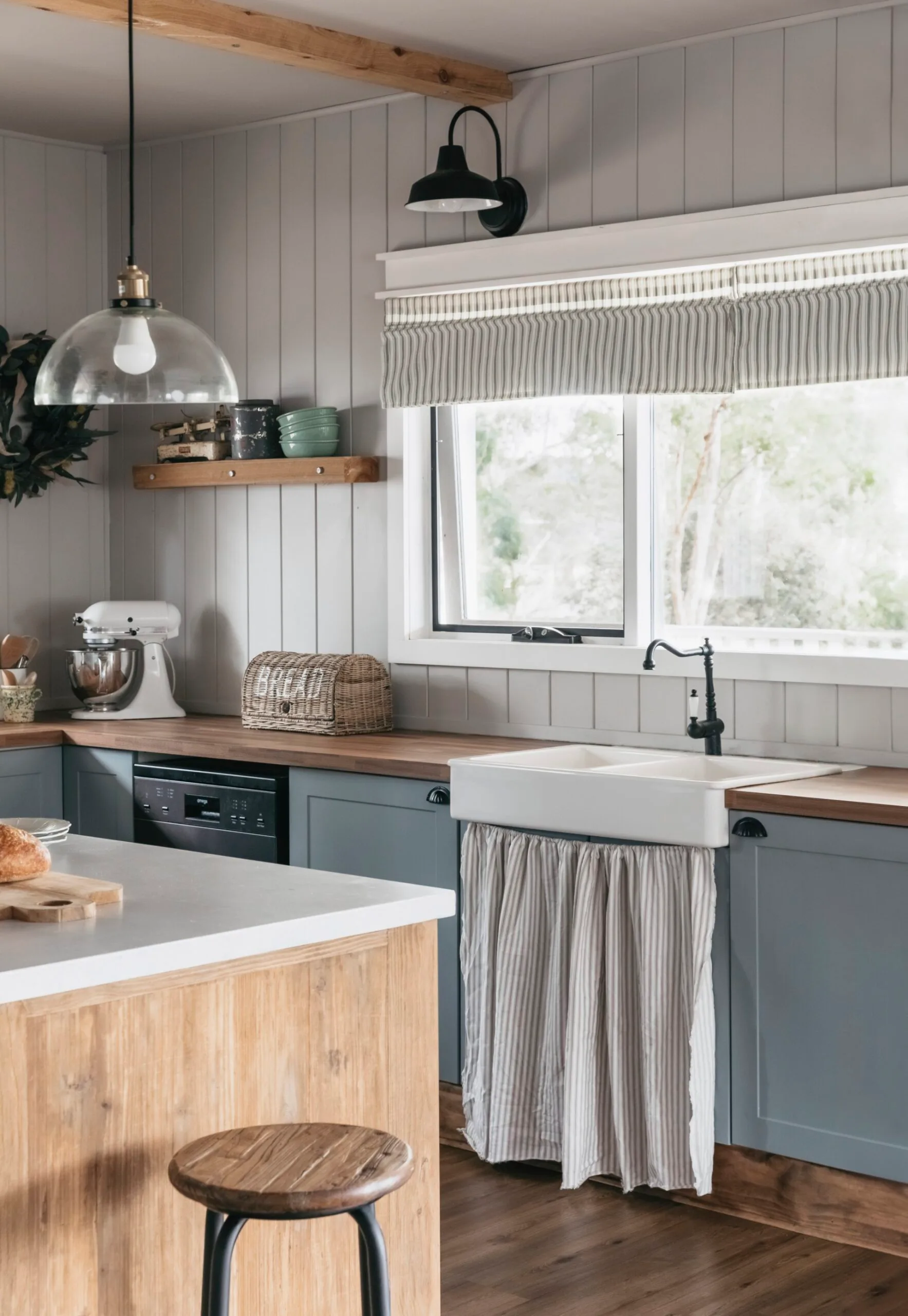 A modern farmhouse kitchen.