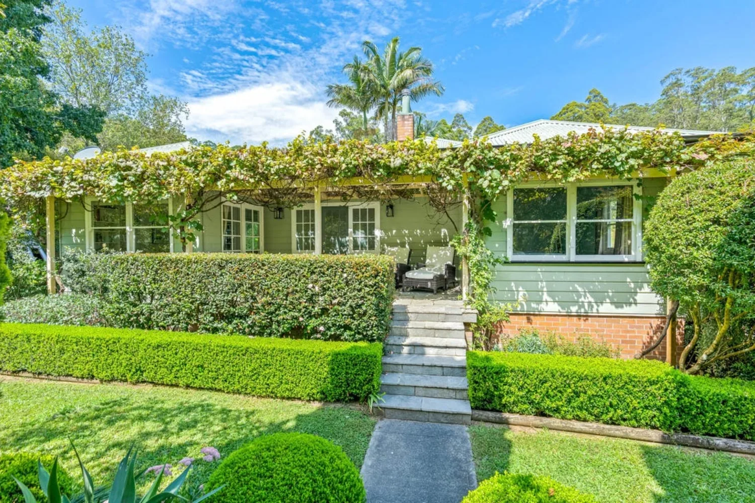 Charlie Albone and Juliet Love Ourimbah cottage