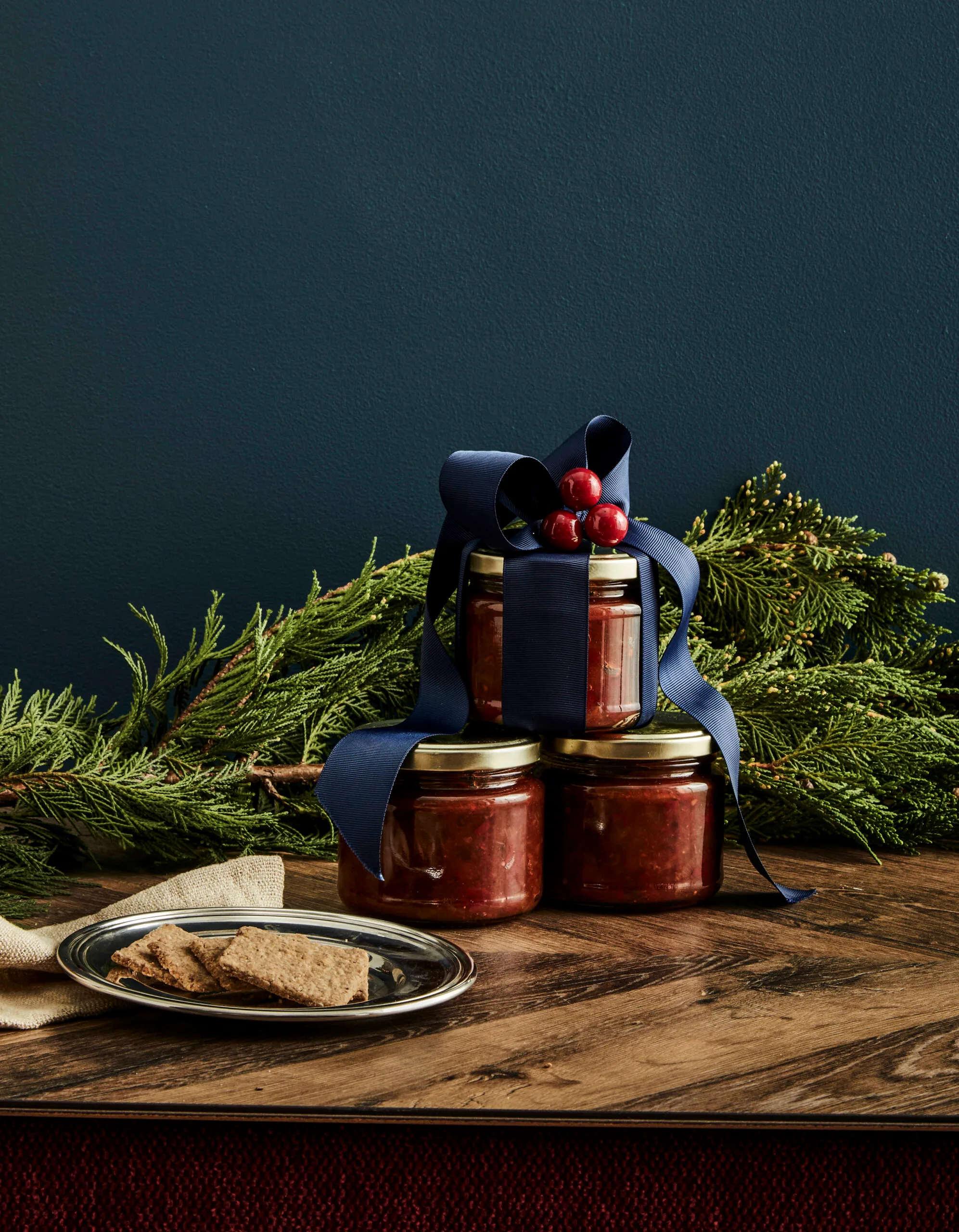 Christmas gift wrapping with homemade chutney