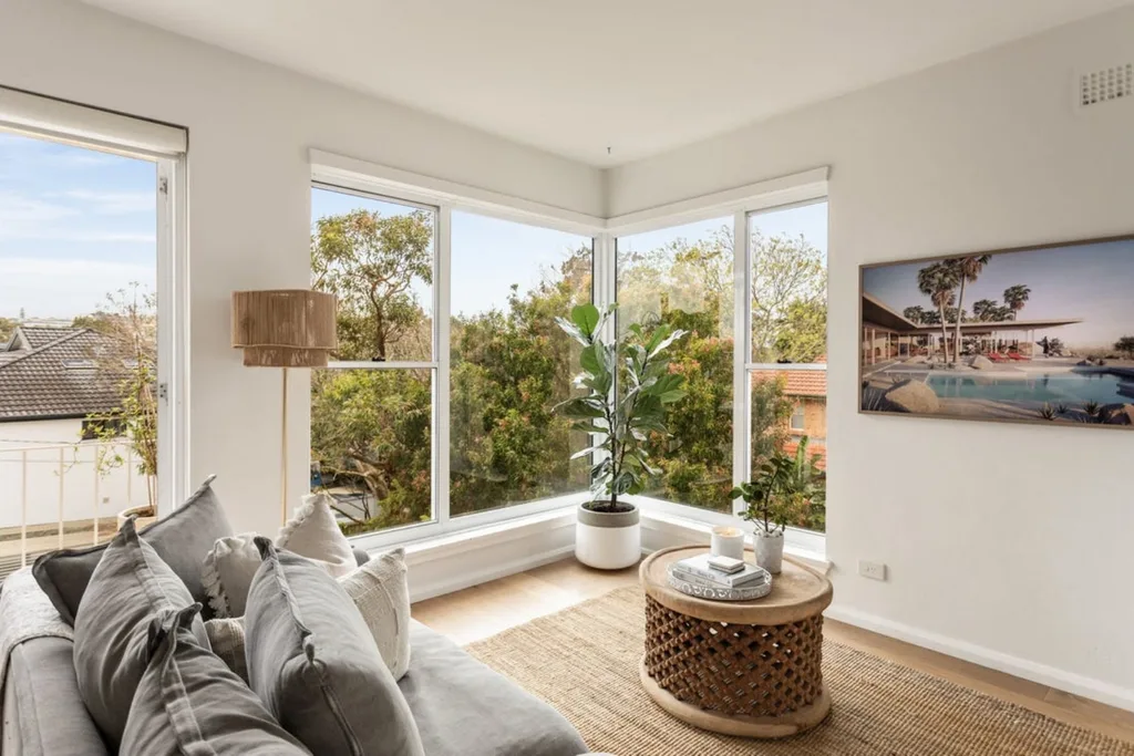 Jimmy-Nicholson-and-Holly-Kingston-sold-North-Bondi-home