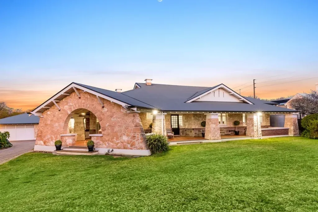 Kayla Itsines Malvern Victoria home sold