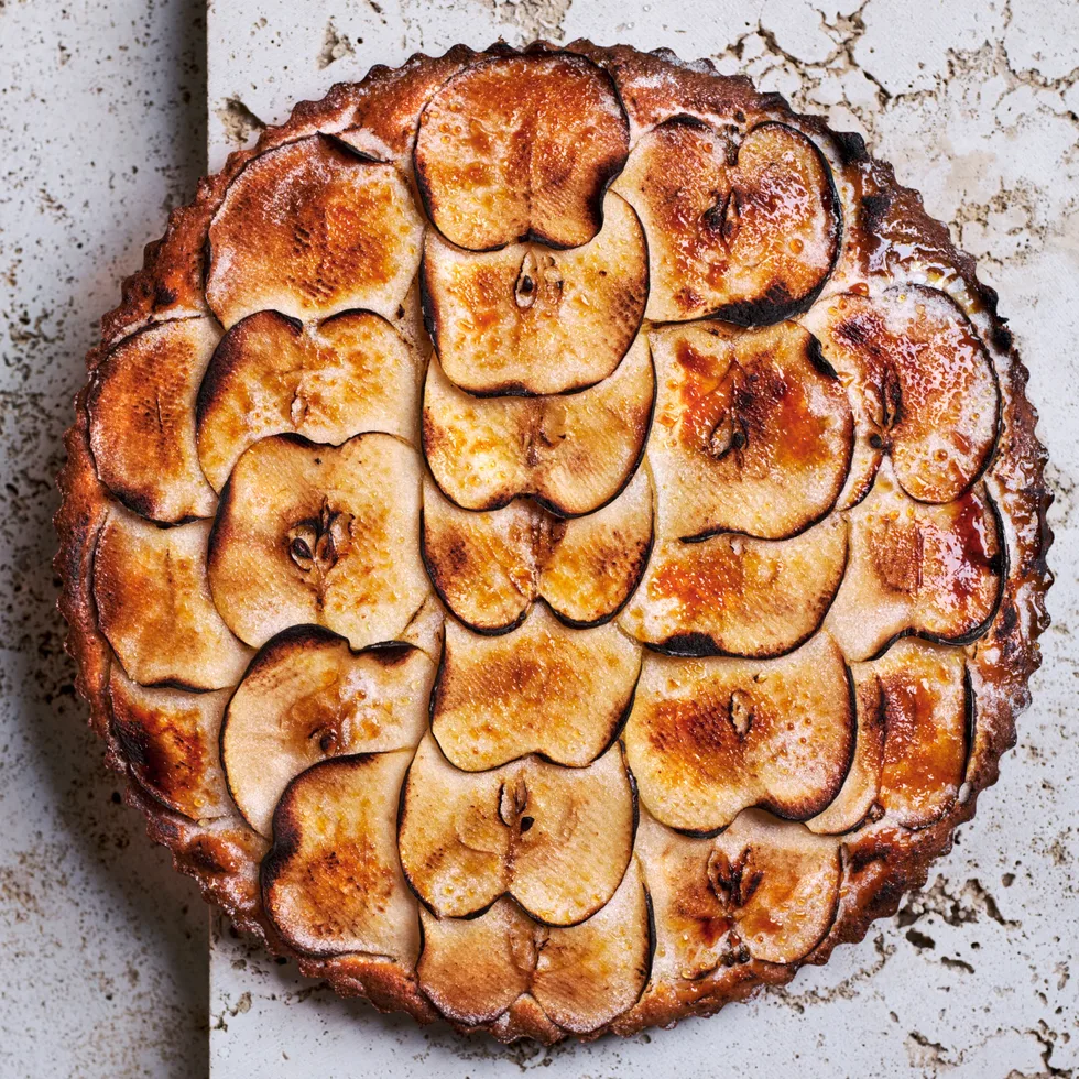 Scorched apple tart