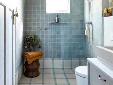 Bathroom flooring checkerboard tile pattern