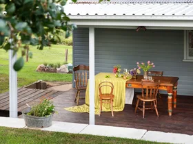 A colourful renovation restores a century-old farm cottage to its former glory
