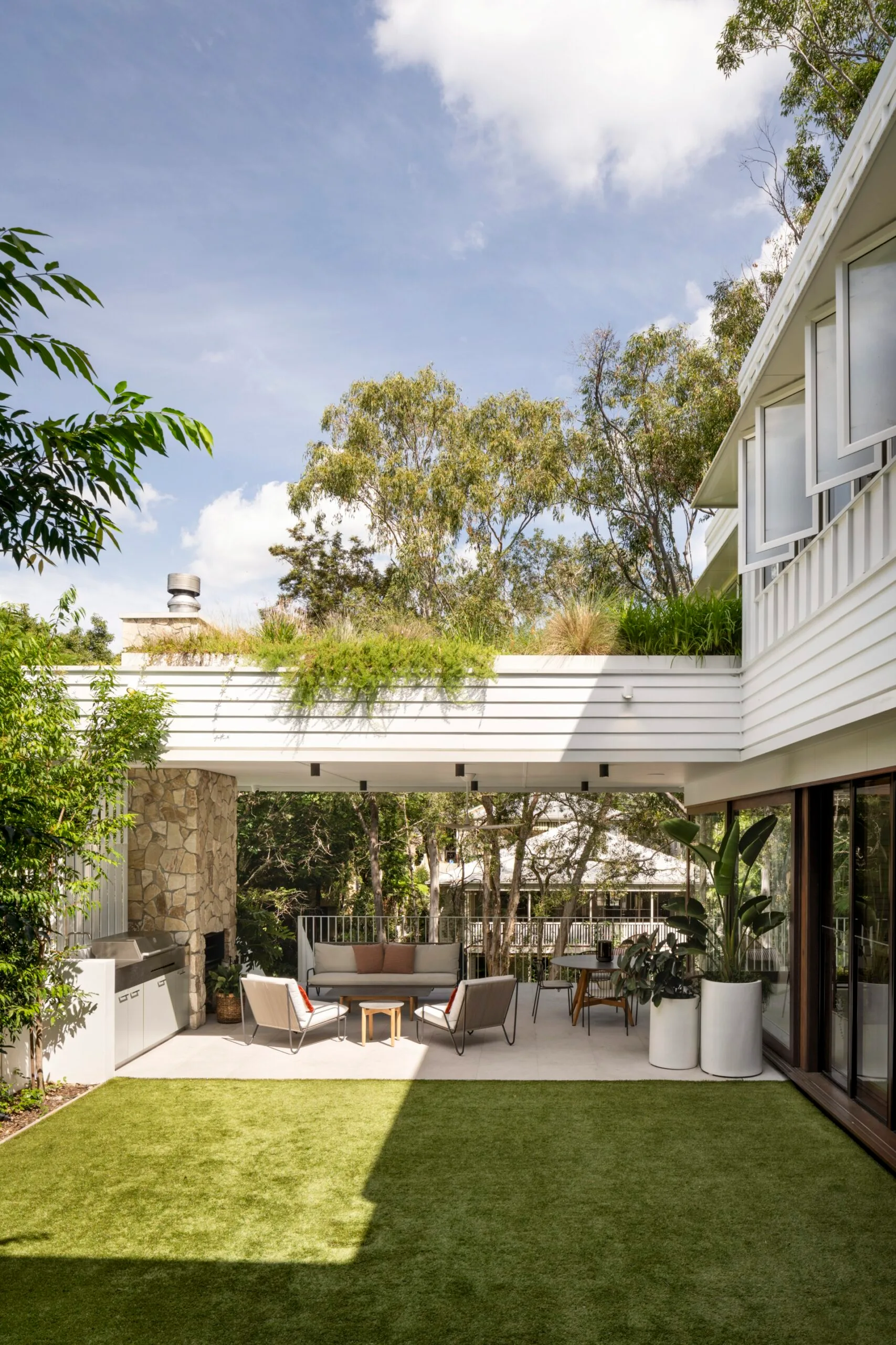 Indoor outdoor flow: 5 ways to connect your entertaining areas | Home ...